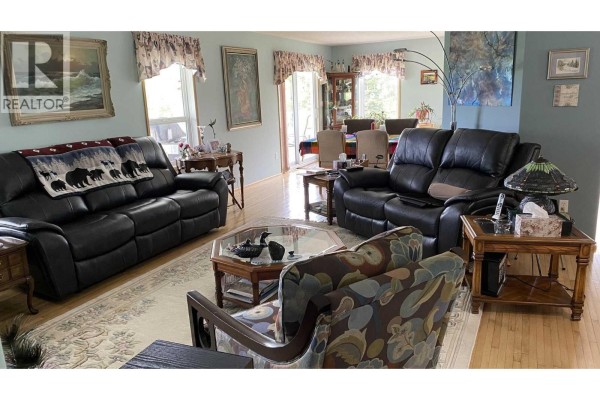 444 Cameron Road, Quesnel, BC, photo 3