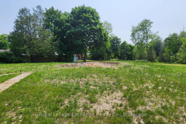 444 Durham Street, Kincardine, ON N2Z2B8 Photo 2