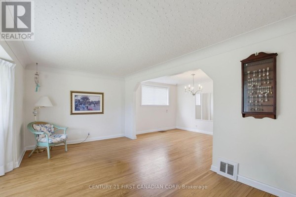 Dining room - 444 Forest Lawn Avenue, London East, ON N5V1T1 Photo 4