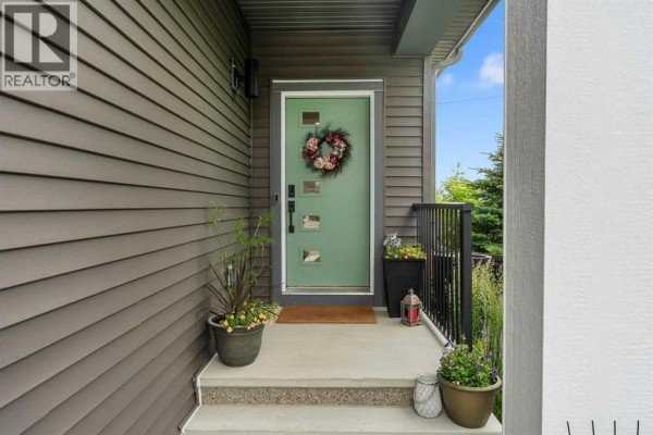 444 Lawthorn Way, Airdrie, AB, photo 2