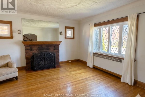 Living room - 444 Parkdale Avenue, Ottawa, ON K1Y1H1 Photo 3