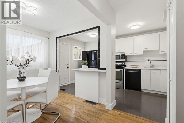 Primary Bedroom - 444 Stone Church Road W Unit# L4, Hamilton, ON L9B1R1 Photo 5