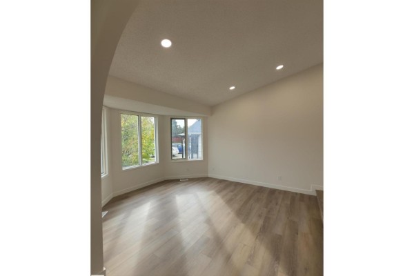 Family room - 4440 32 St Nw, Edmonton, AB T6T1G5 Photo 4