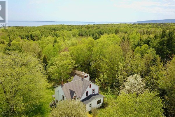 Porch - 44435 Cabot Trail, Little River, NS B0C1H0 Photo 2