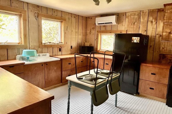 Family room - 44435 Cabot Trail, Little River, NS B0C1H0 Photo 5