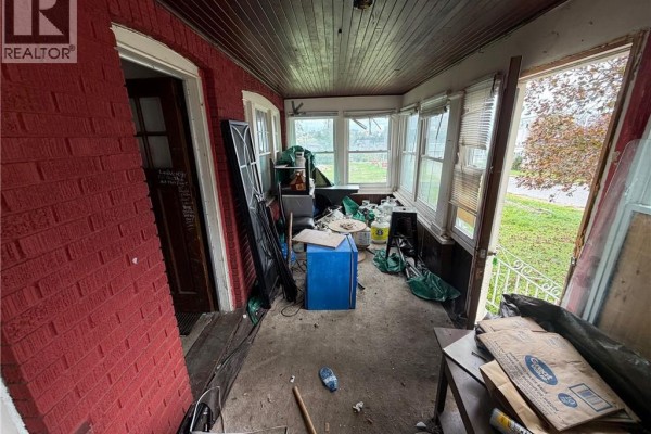 Family room - 4445 John Street, Niagara Falls, ON L2E1A4 Photo 3