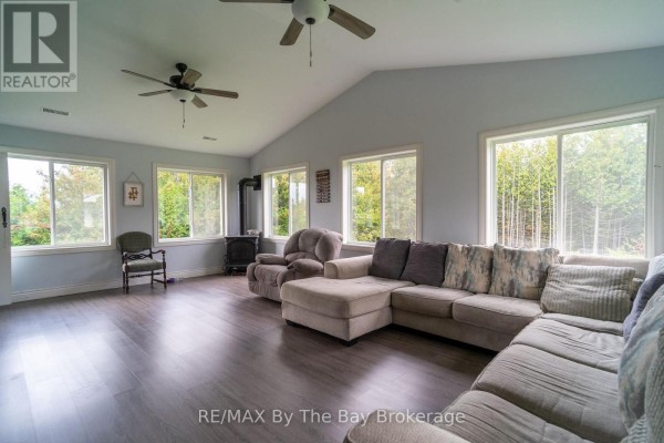 Family room - 444557 Concession 8 Road, West Grey, ON N0C1H0 Photo 5