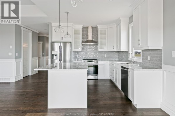 Kitchen - 445 Caserta Crescent, Lakeshore, ON N0R1A0 Photo 5
