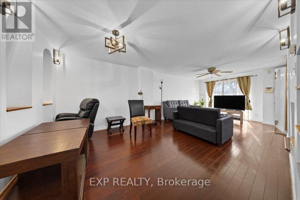 Bedroom - 445 Hilson Avenue, Ottawa, ON K1Z6C2 Photo 5