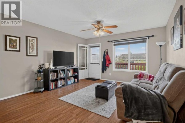 Primary Bedroom - 445 Stonegate Way Nw, Airdrie, AB T4B3A1 Photo 5