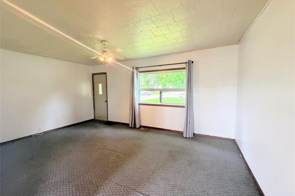 445 Tupper Avenue, Neepawa, MB R0J1H0 Photo 4