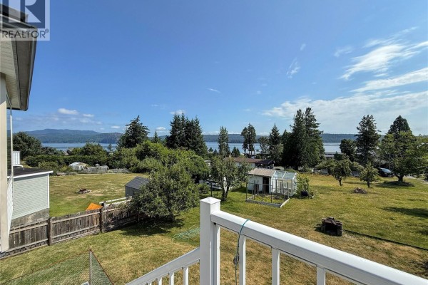 Primary Bedroom - 4453 Barclay Rd, Campbell River, BC V9W4Z1 Photo 3