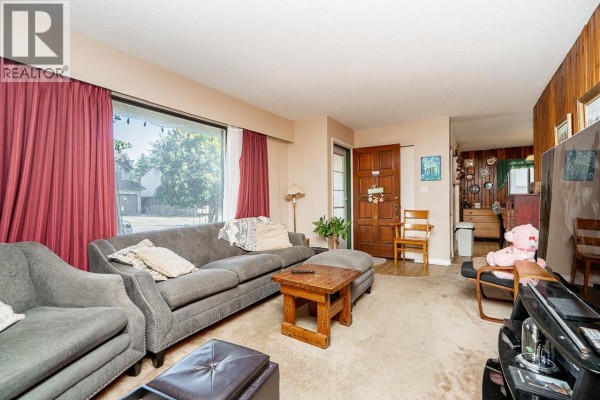 4457 46b Street, Ladner, BC V4K2M8 Photo 5