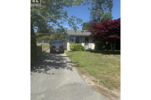 446 E 16th Street, North Vancouver, BC V7L2T5 Photo 2