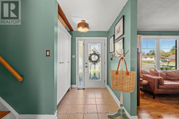 Foyer - 446 Joseph Street, Carleton Place, ON K7C3T5 Photo 4