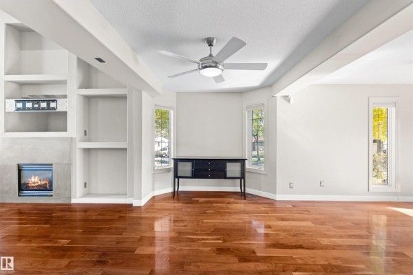 Family room - 446 Ormsby Rd Nw, Edmonton, AB T5T6B1 Photo 4
