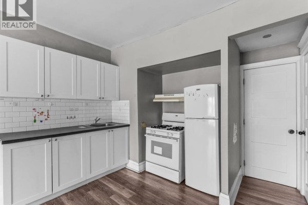 3pc Bathroom - 446 Wyandotte Street West, Windsor, ON N9A5X4 Photo 4