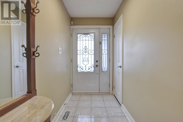Primary Bedroom - 4464 Weeping Willow Drive, Mississauga, ON L5V1K3 Photo 5