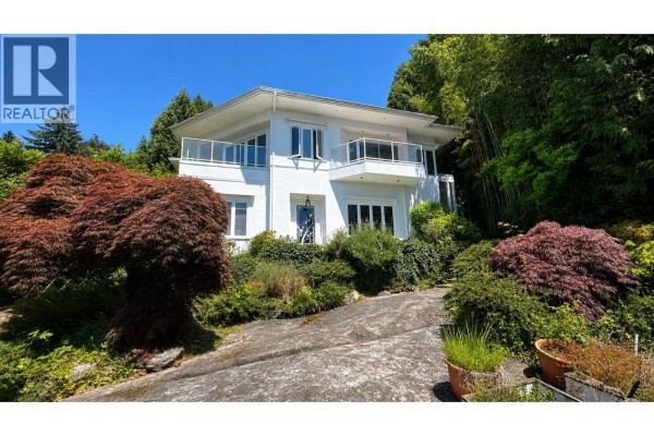 4468 Stone Crescent, West Vancouver, BC V7W1B7 Photo 2