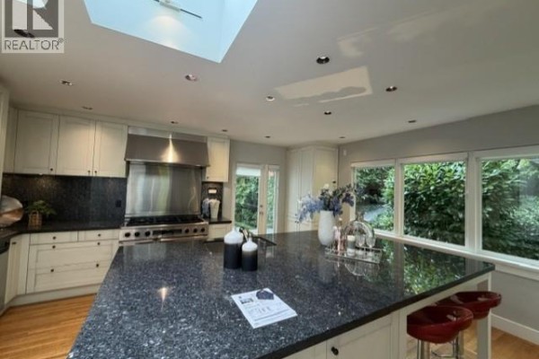 4468 Stone Crescent, West Vancouver, BC V7W1B7 Photo 5