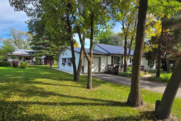 Primary Bedroom - 447 Christie Street, La Riviere, MB R0G1A0 Photo 4
