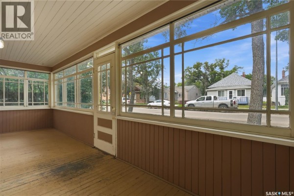 2pc Bathroom - 447 Duffield Street W, Moose Jaw, SK S6H5H7 Photo 5