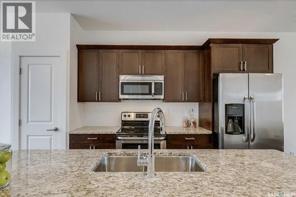 2pc Bathroom - 447 Eaton Lane, Saskatoon, SK S7V0H5 Photo 5