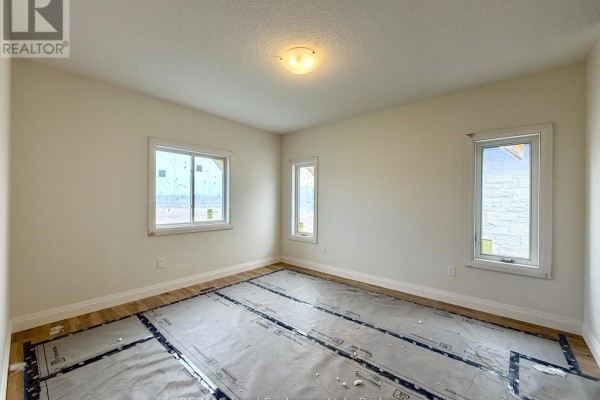 Living room - 447 Ivings Drive, Saugeen Shores, ON N0H2C1 Photo 2