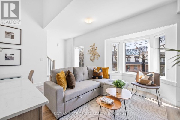 447 Lansdowne Avenue, Toronto, ON M6H3Y2 Photo 4