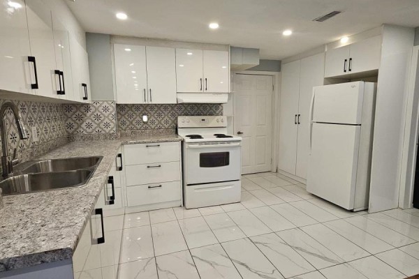4473 Marshdale Court, Mississauga