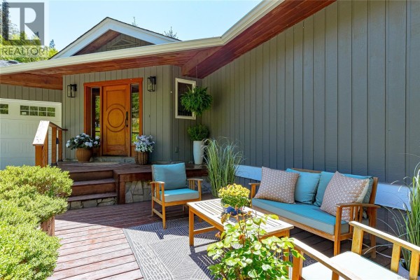 Family room - 4475 Otter Point Rd, Sooke, BC V9Z0K4 Photo 4
