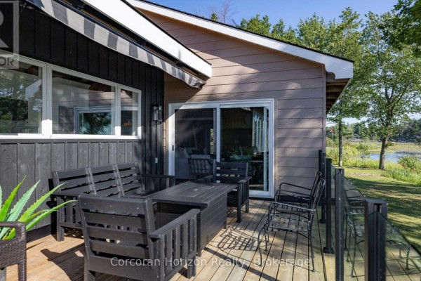 Family room - 4476 Island 1040/little Beausoleil Island, Georgian Bay, ON P0E1E0 Photo 5