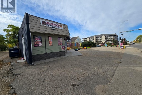 448 Government Road Ne, Weyburn, SK S4H0P6 Photo 5