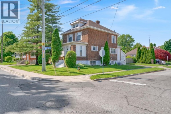Laundry room - 448 Queen Street, Chatham, ON N7M2J3 Photo 3