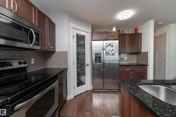 Kitchen - 448 Reed Cr, Leduc, AB T9E0R5 Photo 3