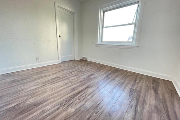 448 Selkirk Avenue, Winnipeg, MB R2W2M5 Photo 4