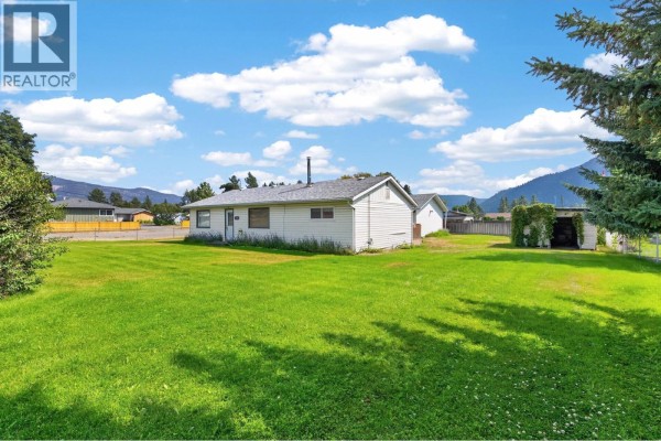 4pc Bathroom - 448 Woodward Avenue, Merritt, BC V0K1Y0 Photo 4
