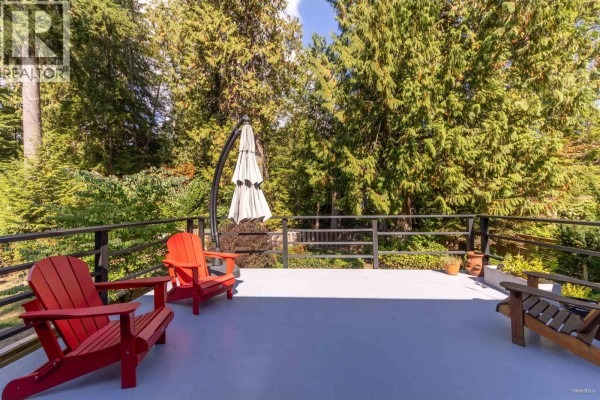 4482 Cove Cliff Road, North Vancouver, BC V7G1H6 Photo 3
