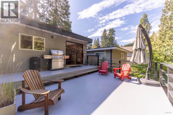 4482 Cove Cliff Road, North Vancouver, BC V7G1H6 Photo 5