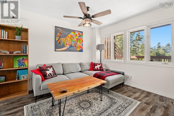 Living room - 449 Causeway Road, Seaforth, NS B0J2L0 Photo 4