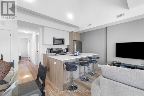 449 Lansdowne Avenue, Toronto, ON M6H3Y2 Photo 5