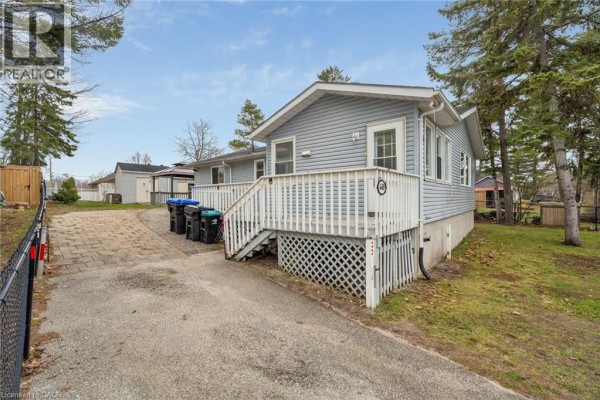 449 Mosley Street, Wasaga Beach, ON, photo 2