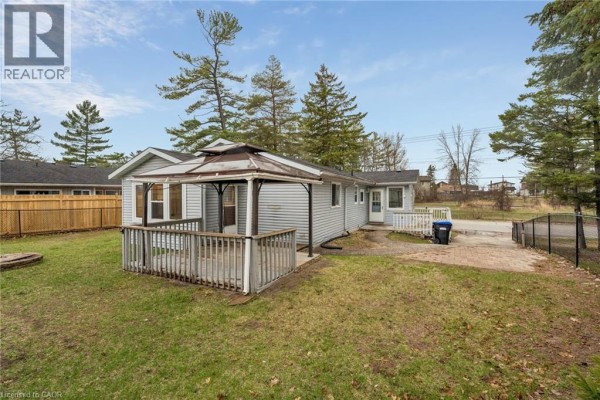 Bedroom - 449 Mosley Street, Wasaga Beach, ON L9Z2J8 Photo 5
