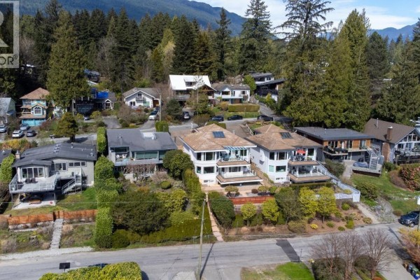 4493 Epps Avenue, North Vancouver, BC V7G1G2 Photo 5