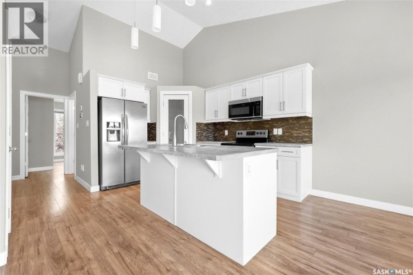 Kitchen - 4493 James Hill Road, Regina, SK S4W0K5 Photo 2