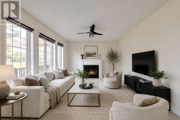 Living room - 4495 Saw Mill Drive, Niagara Falls, ON L2G0G1 Photo 5