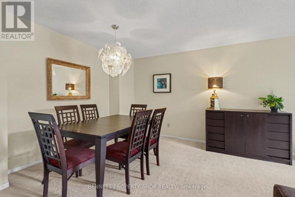 Eating area - 45 - 100 Hillside Drive, Ottawa, ON K1K4J3 Photo 5