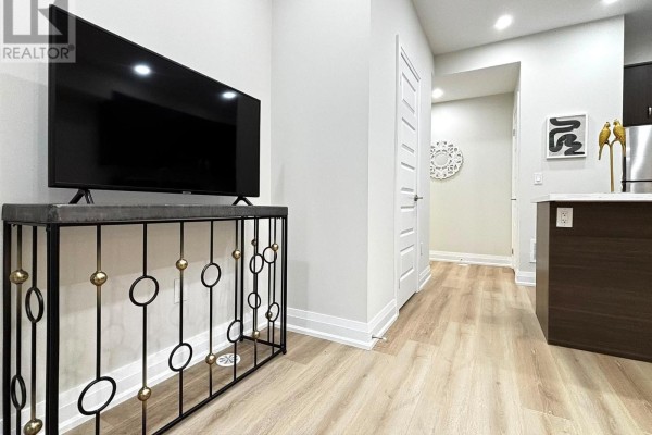 45 - 19 Eldora Avenue, Toronto, ON, photo 3