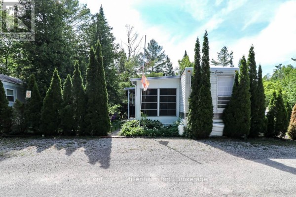 Bedroom - 45 - 85 Theme Park Drive, Wasaga Beach, ON L9Z1X7 Photo 3