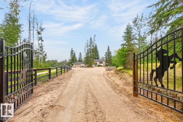 Kitchen - #45 51404 Rge Road 264, Rural Parkland County, AB T7Y1E4 Photo 3